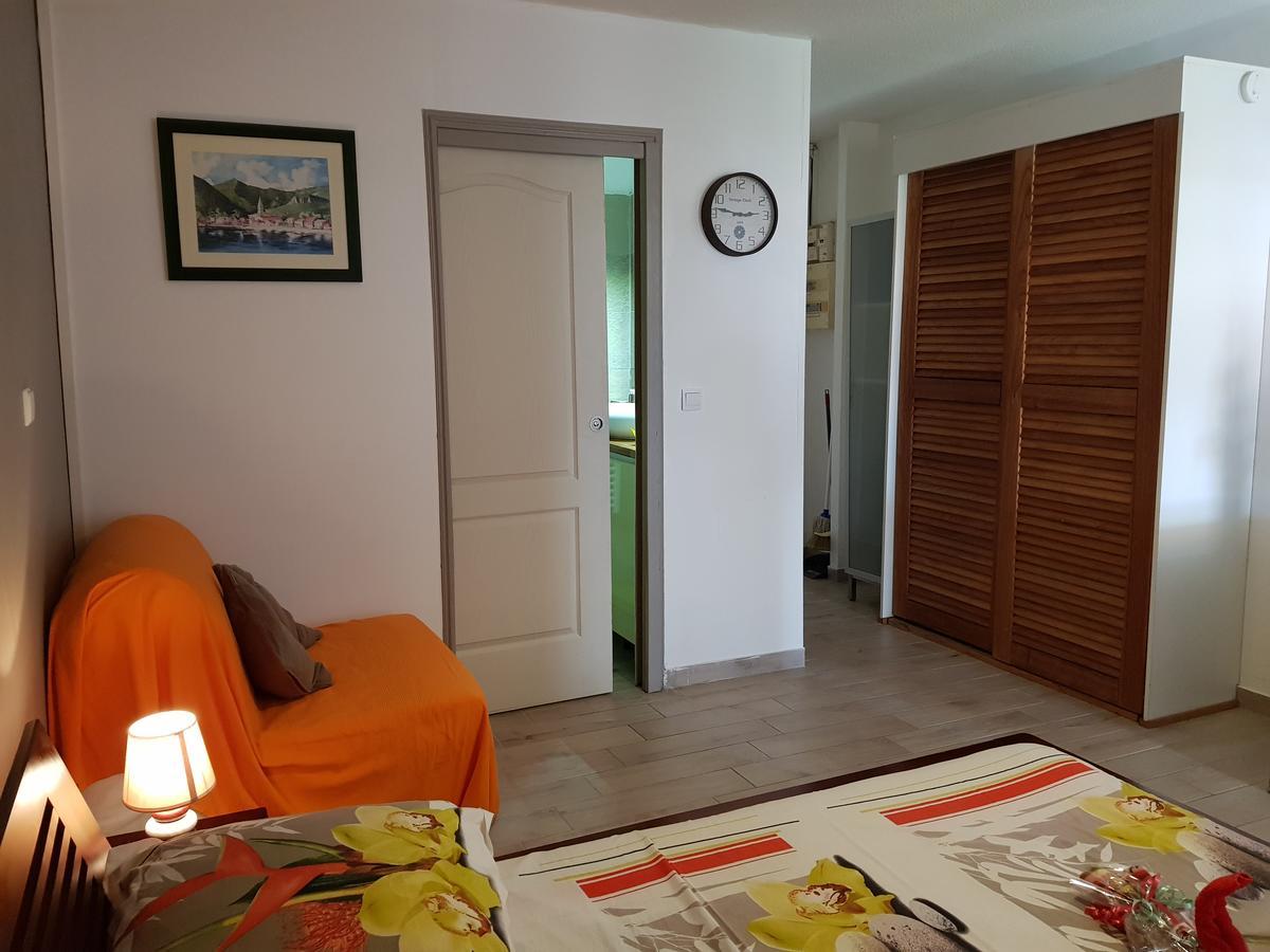 Studio KASANACO avec vue la baie de Fort de France Les Trois-Ilets Extérieur photo